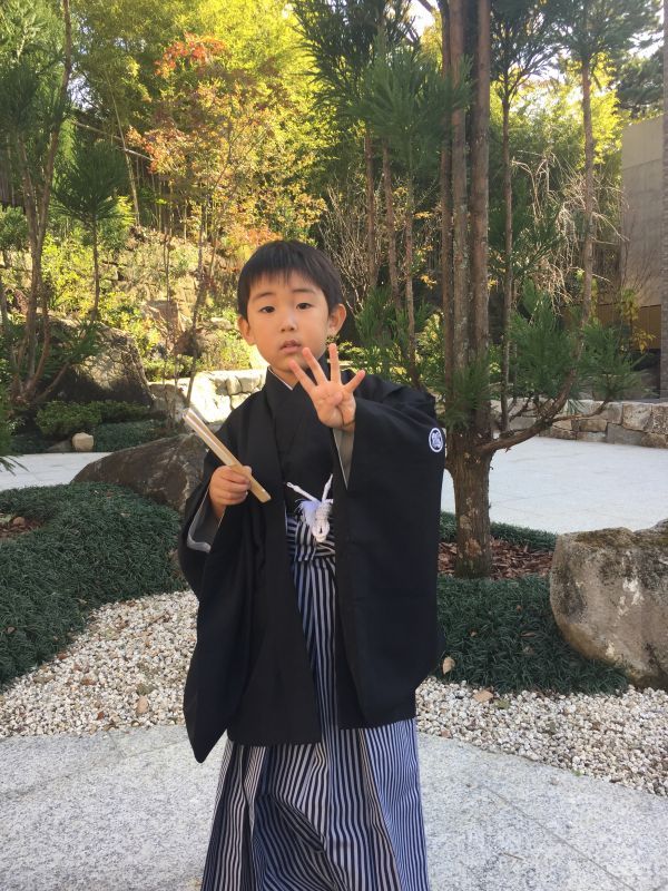 7歳男児黒紋付羽織袴 - 貸衣装「京の夢小路」